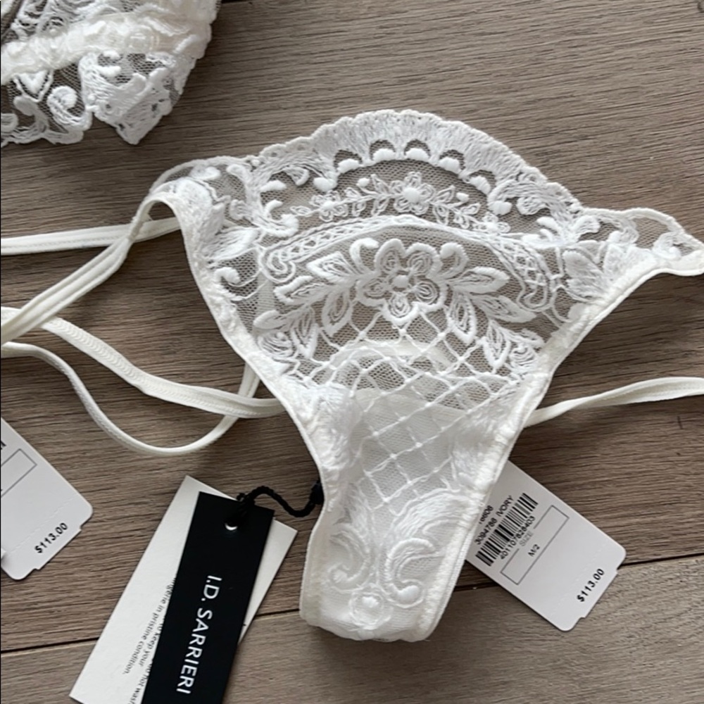 I d Sarrieri white lace bra and 2 thong bundle NWT 34D M thong x 2 - Picture 10 of 11